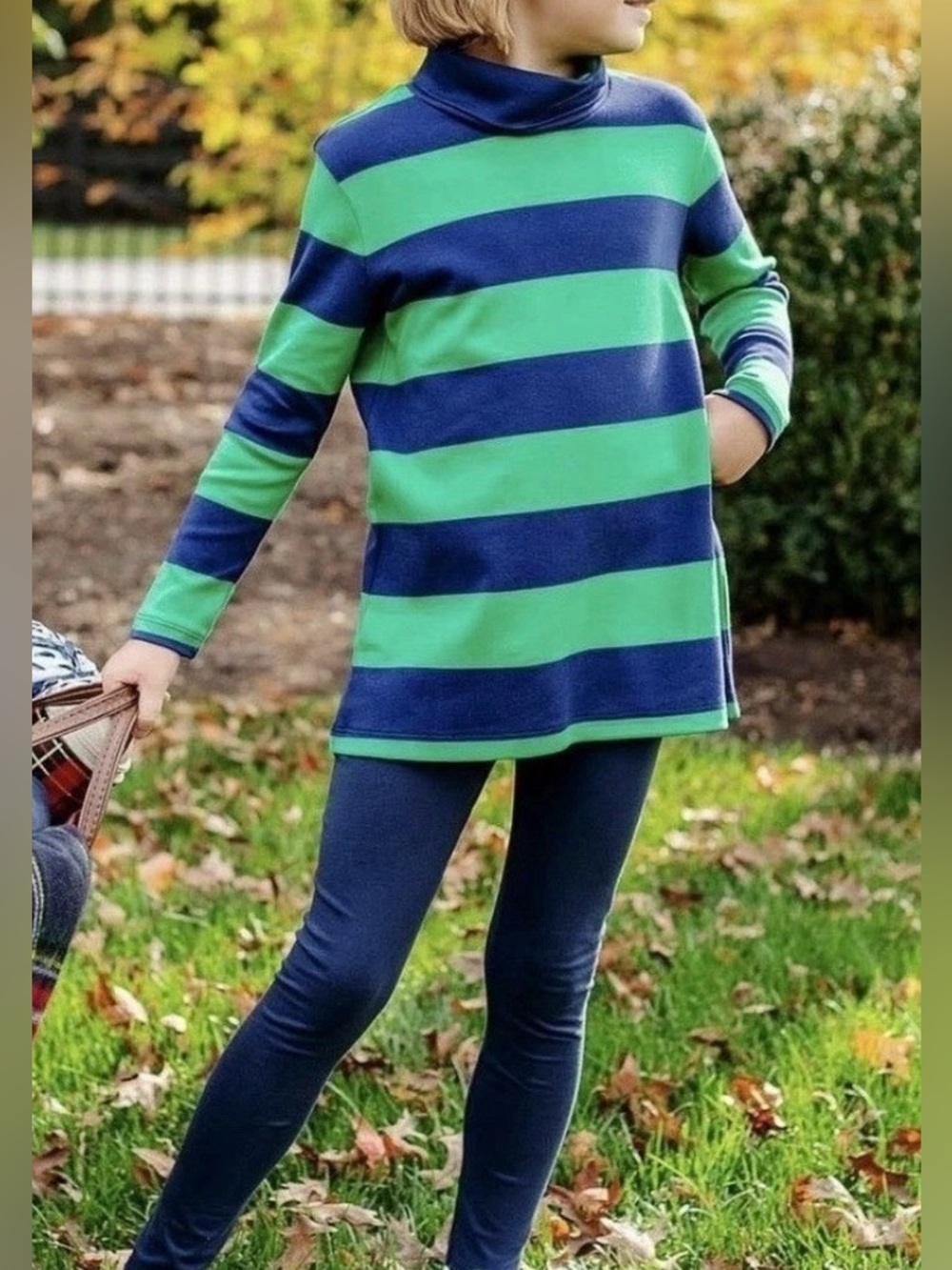 The Beaufort Bonnet Company
Tenley Tunic in Nantucket Navy/Kiawah Kelly stripes